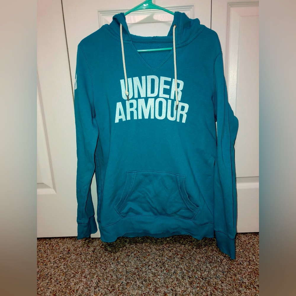 Women’s Under Armour Long Sleeve Hoodie Size Medium